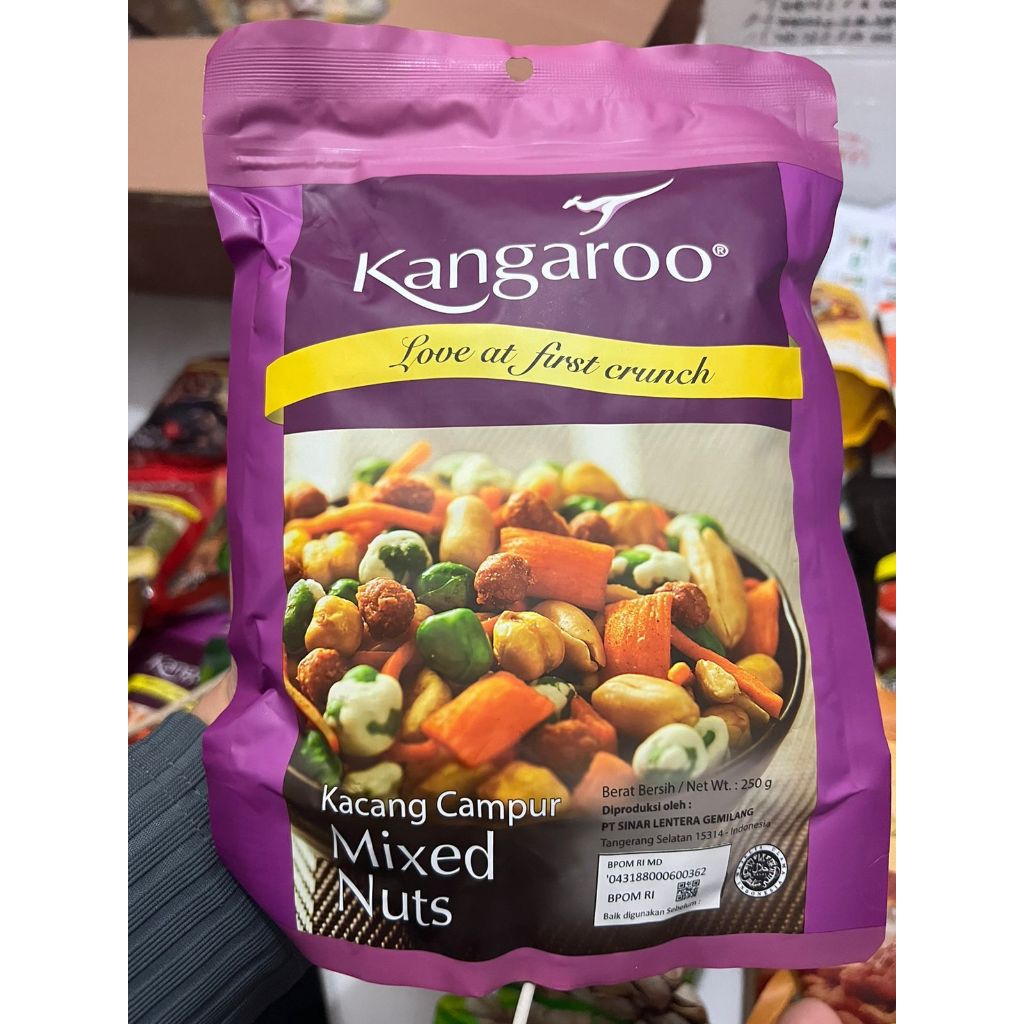 

Mixed Nuts Kangaroo / Kacang Campur 250 gr