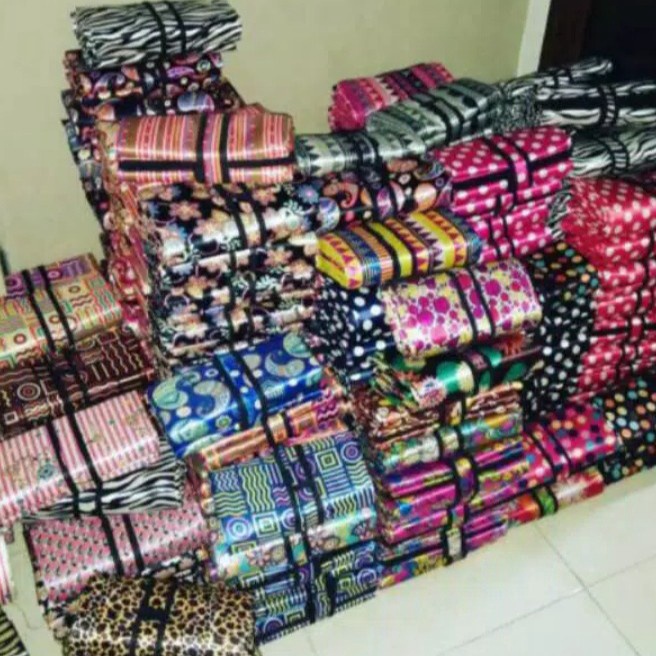 DISKON Tikar Piknik Gelaran Tikar Praktis Bahan Plastik Waterproff Anti Air Ukuran Jumbo