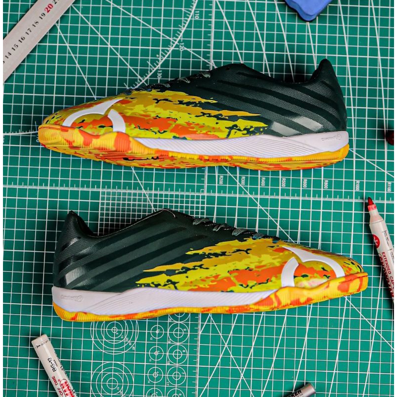 Sepatu Futsal Ortuseight  CATALYST CHIMERA IN