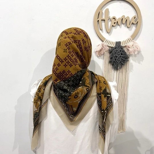 hijab.khadijah/ kerudung segiempat voal motif MY LADIES lasercut printing premium