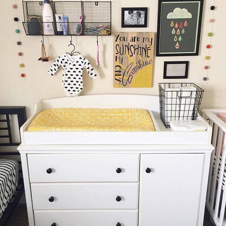 Lemari bayi dan laci penyimpanan, Lemari bayi cat putih, Lemari baju bayi bahan kayu asli Jepara,