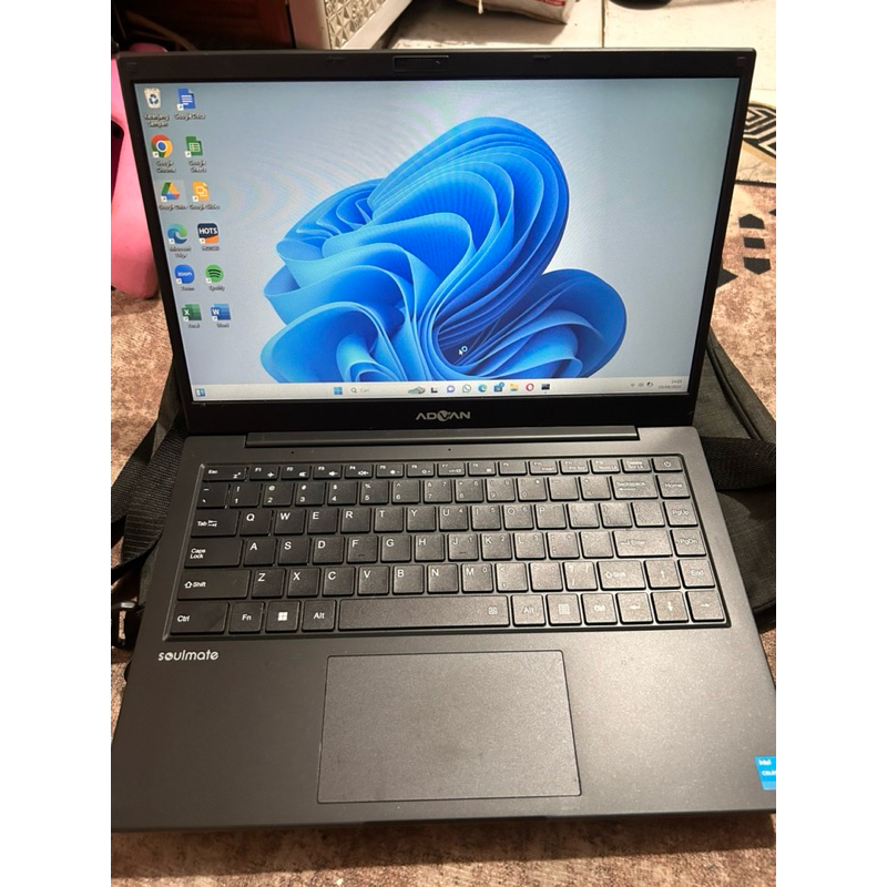 bekas- Laptop ADVAN Soulmate Celeron N4020 4GB/128GB (upgradable) 14" HD