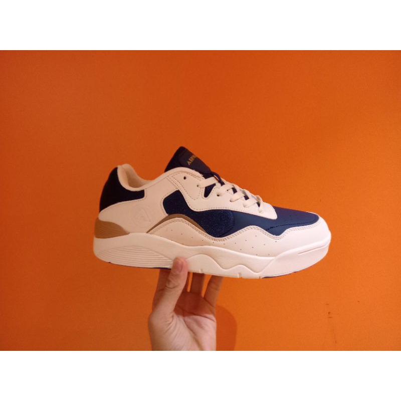 Sneakers pria sepatu Airwalk original/Airwalk Courtney men's sneakers shoes -Beige -Navy