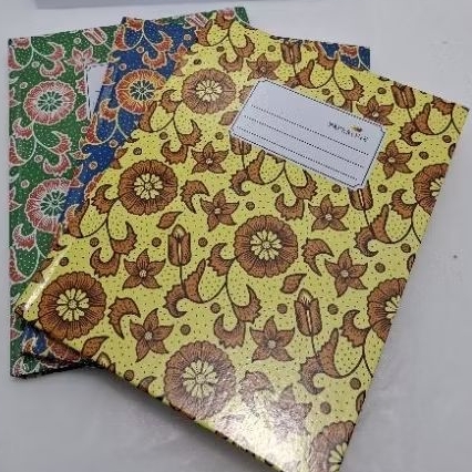 

BUKU TULIS BATIK HARDCOVER QUARTO / KWARTO / KUARTO 100 LEMBAR