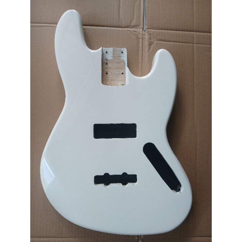 body jazz bass 4 string putih mutiara