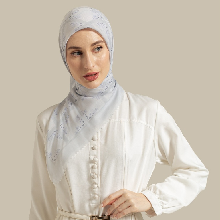 Wulang Narawangsa Hijab Segi Empat Square Flower Soft Blue | Kerudung Segi Empat | Hijab Motif Segi 