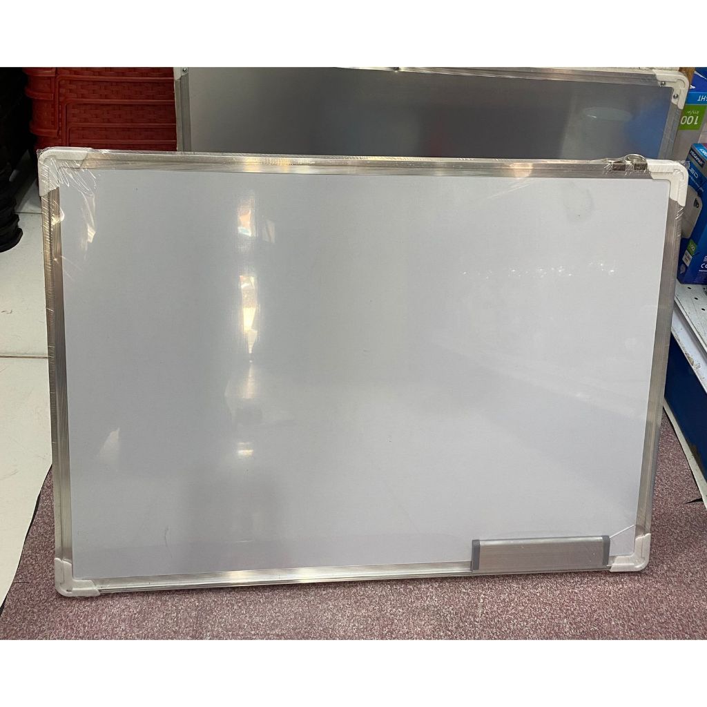 

Papan Tulis Whiteboard / White Board Gantung Magnet Single Face Sensa 45 x 60 cm BATAM