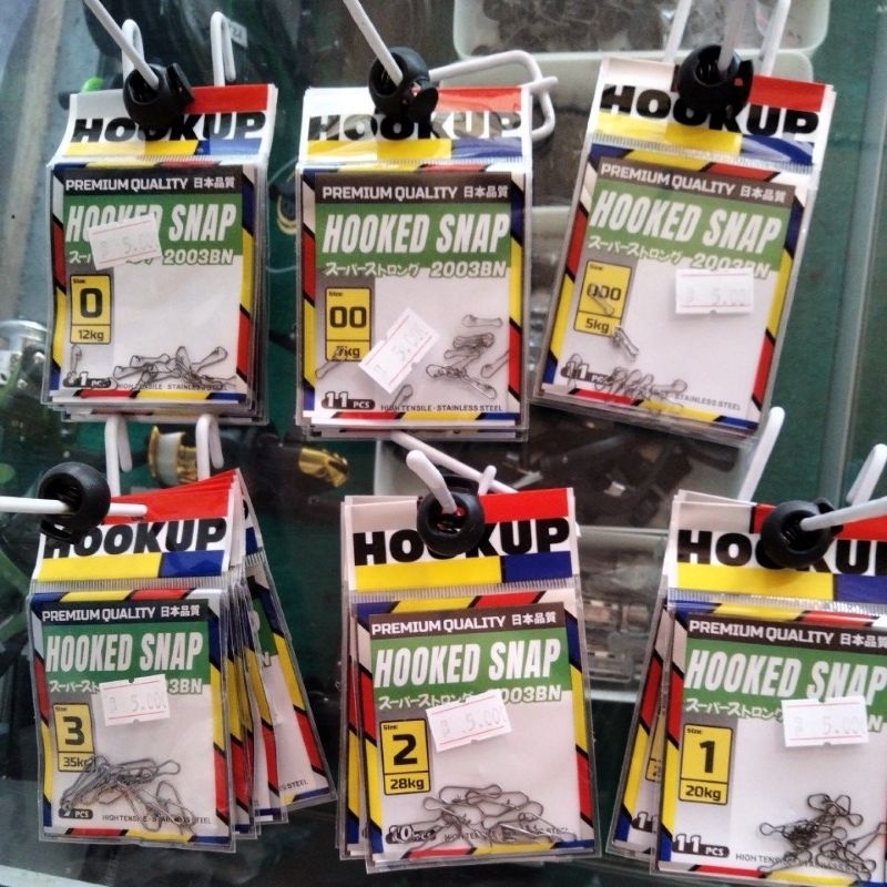 HOOKED SNAP HOOKUP
