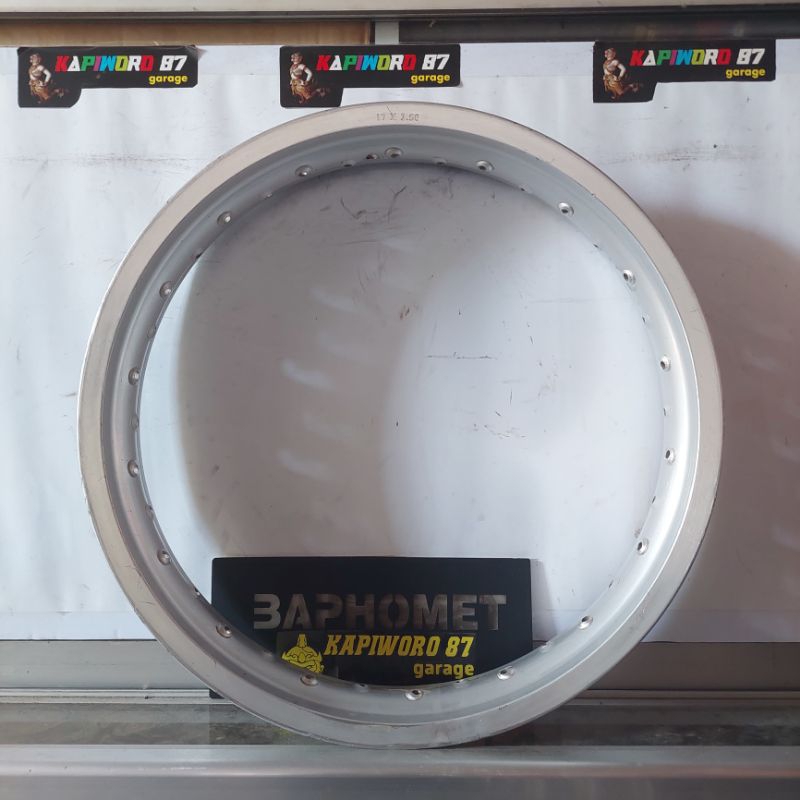 Velg Pelek Rossi Champ 17x250 bekas