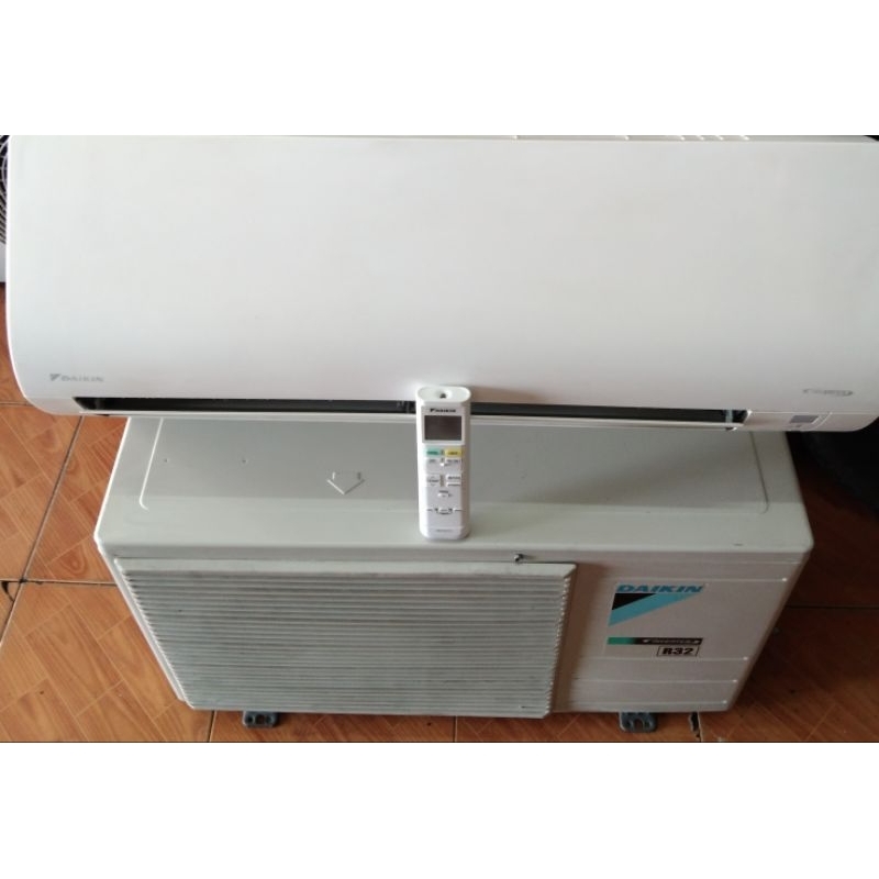 AC daikin 1/2pk Inverter Thailand FTKQ15 Second