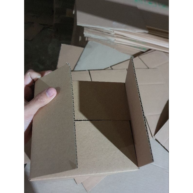 

Kardus / Standar ukuran 10x10x10 (Harga per 200 pcs)