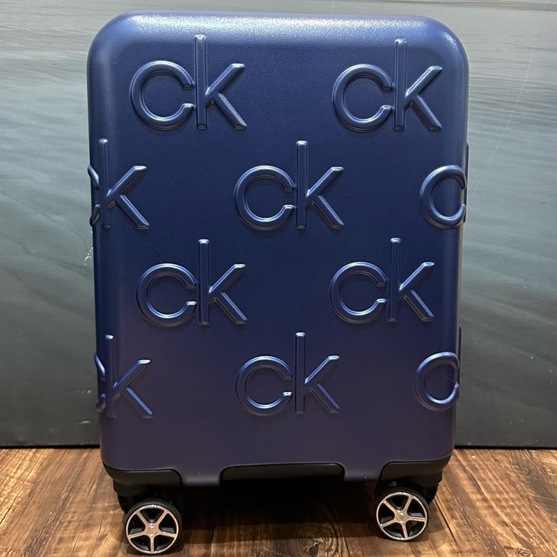 Koper calvin klein Insignia 20inch cabin size CK