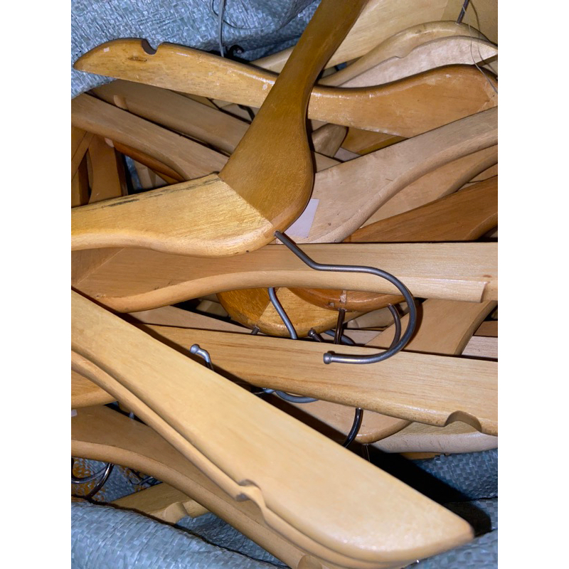 borongan hanger kayu bekas 100pcs