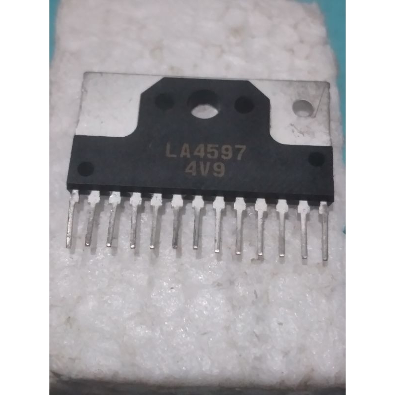 IC LA4597 2 channel Amplifier