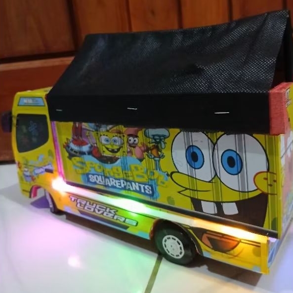 PROMO MAINAN MINIATUR TRUK OLENG SPONGEBOB WARNA KUNING MOBIL TRUK OLENG KARAKTER