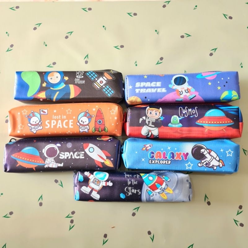 

#Qreinashop Tempat Pensil Karakter Seri Astronaut Galaxy