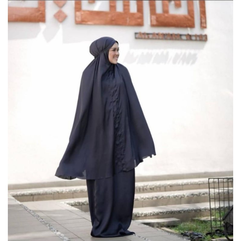 WAREHOUSE SALE Buttonscarves Prayer Robe Black Basic
