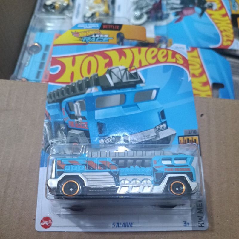 hotwheels 5 alarm biru
