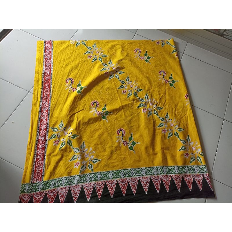 BATIK KHAS BANYUWANGI/SEWEK TARI KHAS BANYUWANGI/SEWEK TARI GAJAH OLING/SEWEK TARI WARNA KUNING.