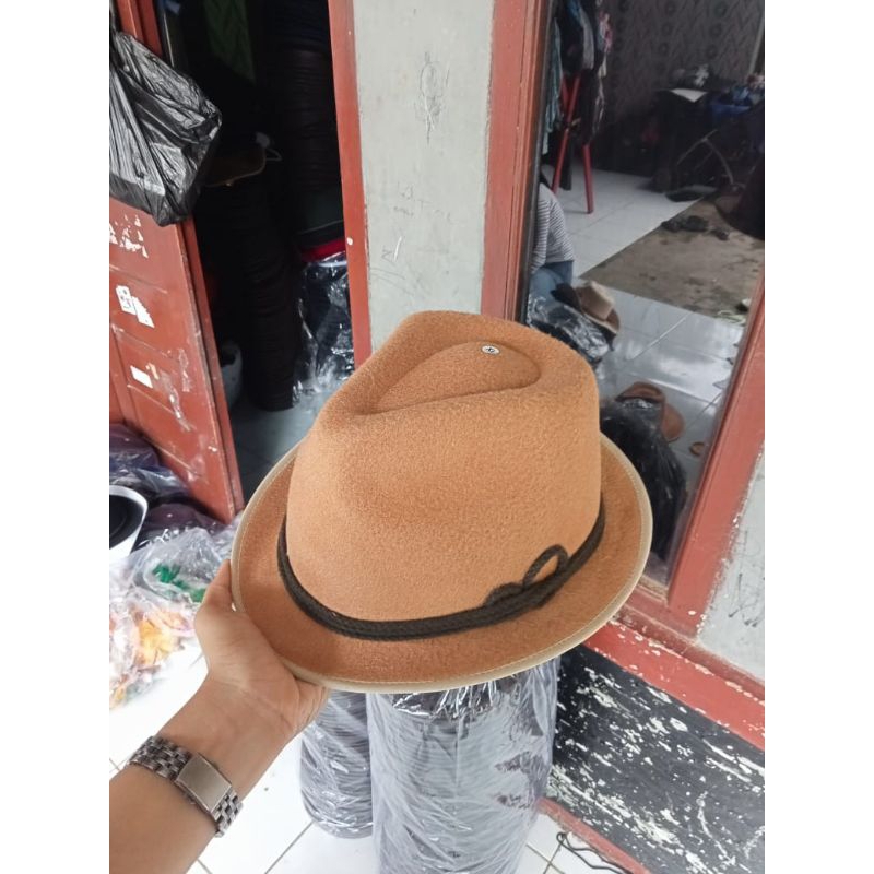 Topi laken pedora tali tambang