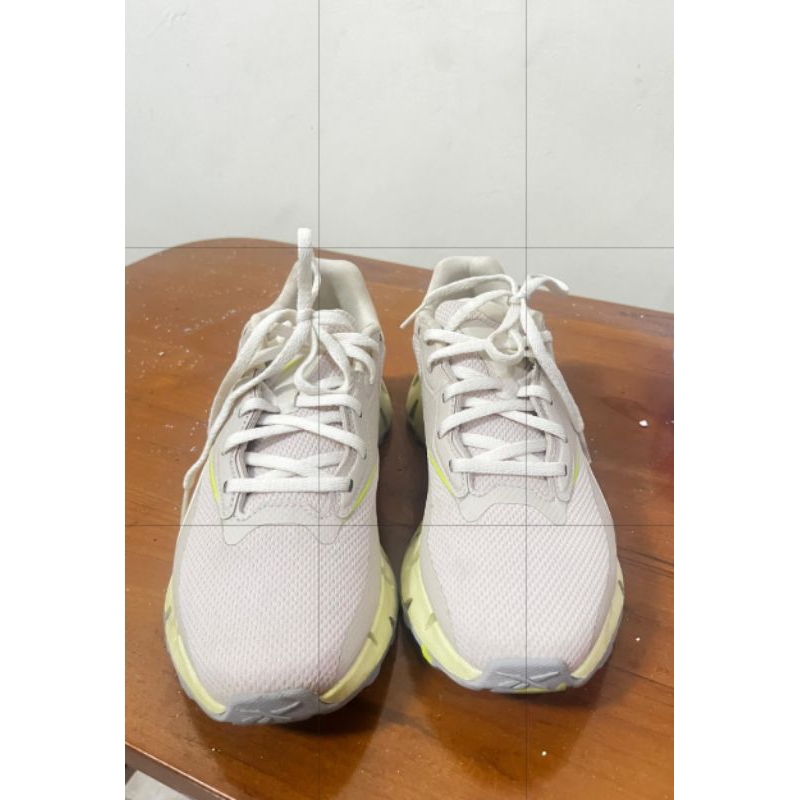 PRELOVED  SECOND  REEBOK ZIG DYNAMICA 4 ADVENTURE  WOMENS Beige