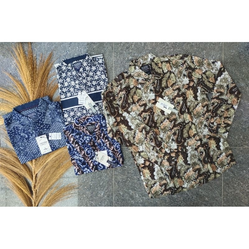 kemeja batik Cressida Lengan Panjang