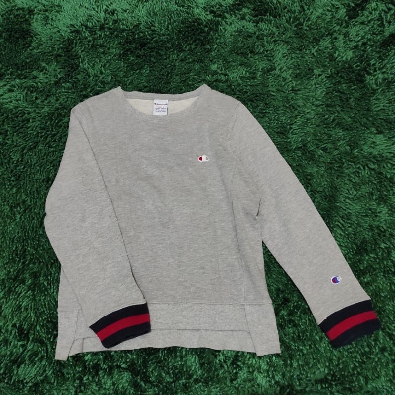 Preloved Crewneck Sweater Champion Women Vintage Second Y2K