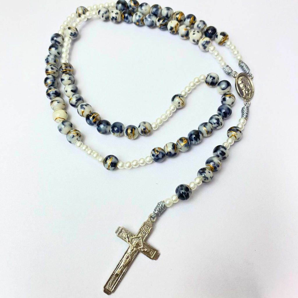 Kalung Rosario salam Maria warna hitam putih corak emas / soa rosario lima peristiwa katolik