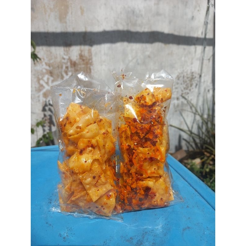 

Keripik Pangsit Gurih Asin Renyah homemade ukuran 35gram