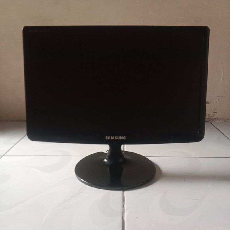 obral monitor samsung 19 inch LCD wide mulus sepetti baru dan bergaransi
