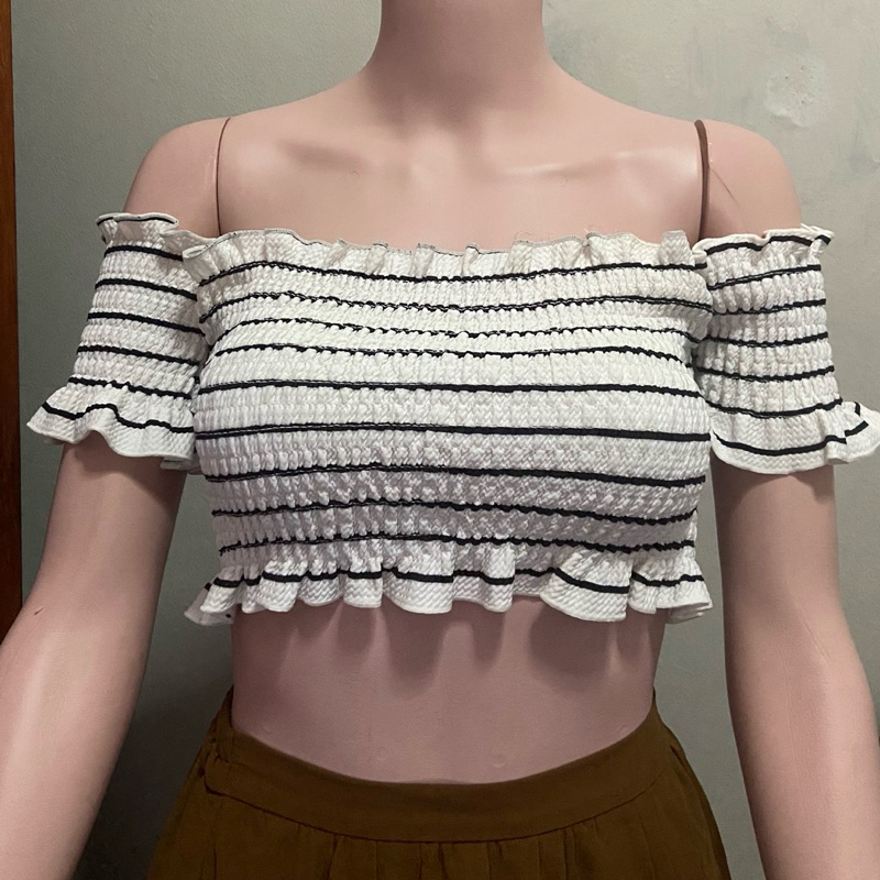 atasan sabrina crop GRL