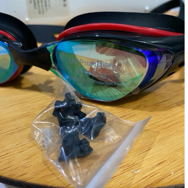Kacamata Renang Anti-Fog & UV Protection dengan Adjustable Nose Bridge