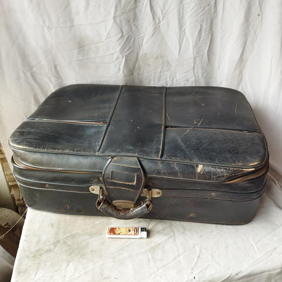 Pajangan Vintage Koper Kulit Resleting Unik