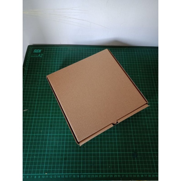 

BOX - GIFT KARDUS 22X22X5 CM | DIE CUT | KOTAK KARTON | BOX PACKING ONE STOP PARTY | gift box | kotak kardus |