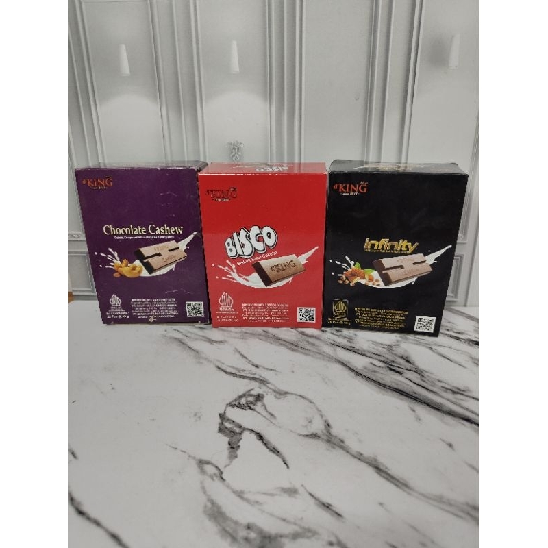 

D'KING COKELAT BAR TRIO MACAN CASHEW BISCO INFINITY ALMOND 3 BOX