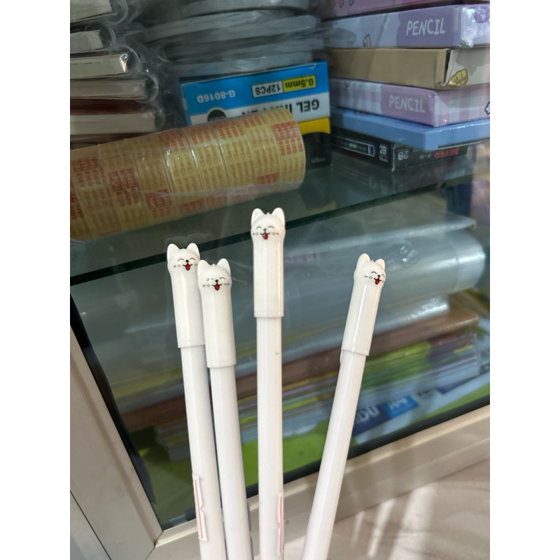 

pena kepala kucing