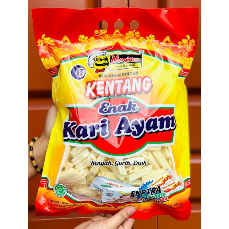 

CEMILAN STIK KENTANG KARI AYAM 1 PACK BERAT 200GR / PITATO STIK SUDAH ADA SAUS DIDALAMNYA / PEKANBARU /POTATO