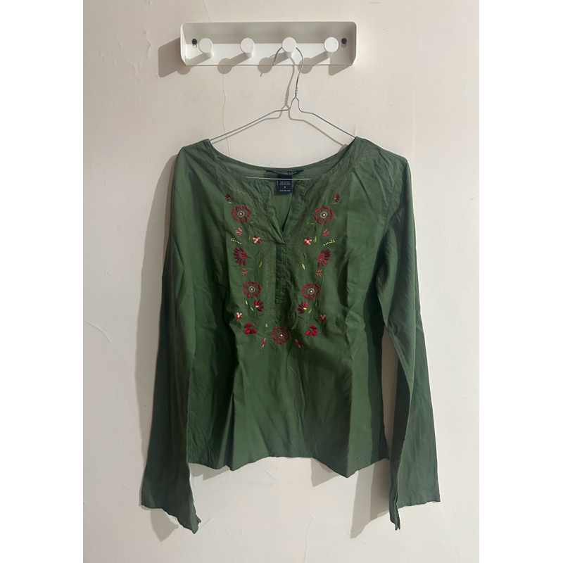 Abercrombie & Fitch Embroidery Top Abercrombie and Fitch Olive Top Army Top Eyelet Top Baju Bordir B