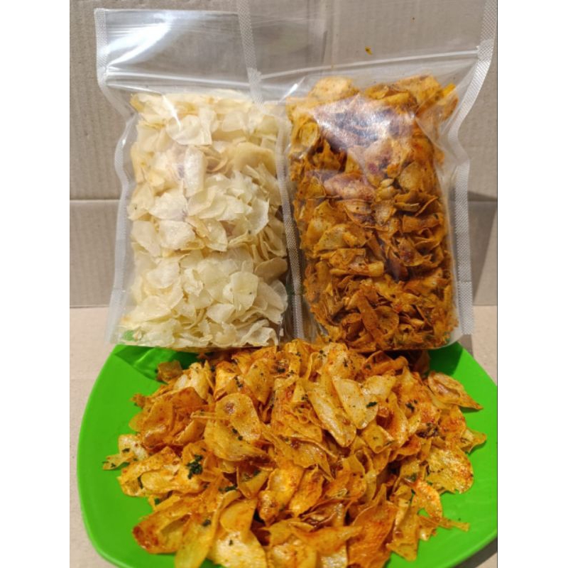 

keripik singkong kriwil,pedas daun jeruk dan original kemasan 1kg,enak gurih ,renyah dan nikmat