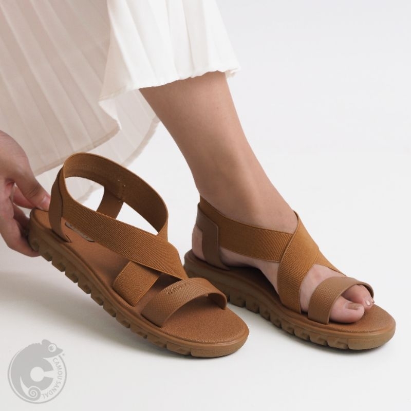 Scarlet Caramel Sandal Wanita Dari bahan perpaduan karet dan plastik