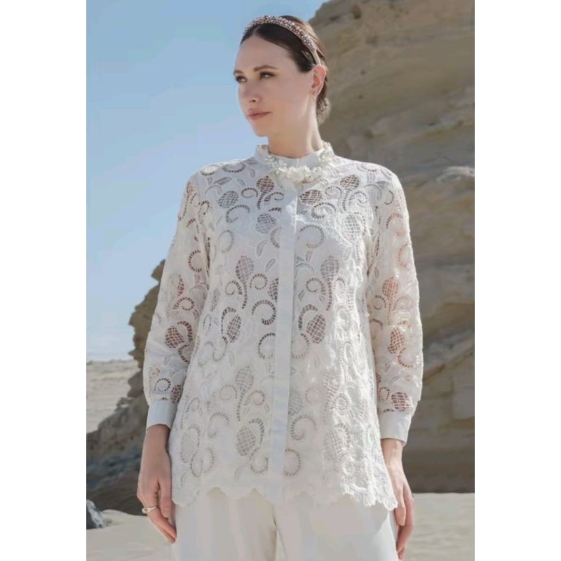 ALEENA EMBROIDERY SHIRT CREAM BENANG JARUM COUTURE
