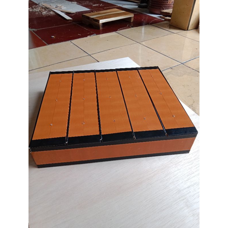kandang jangkrik aduan playwood / kandang jangkrik aduan 15 slot / kandang rawatan jangkrik aduan