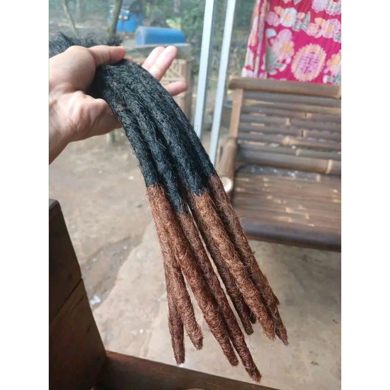 rambut gimbal 2 warna harga untuk 1 lusin atau 12 batang