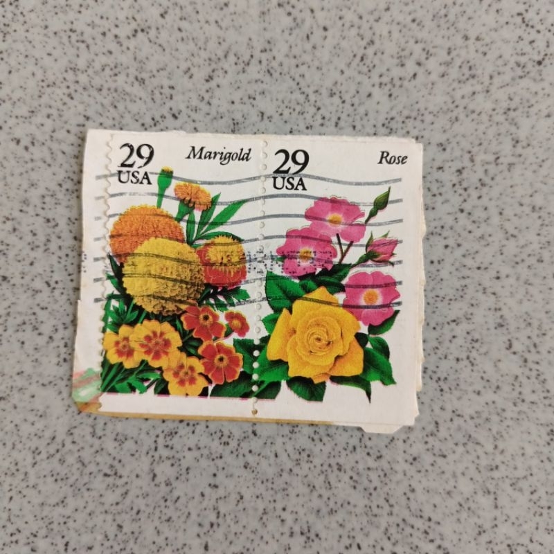 

perangko used USA Marigold Rose 29
