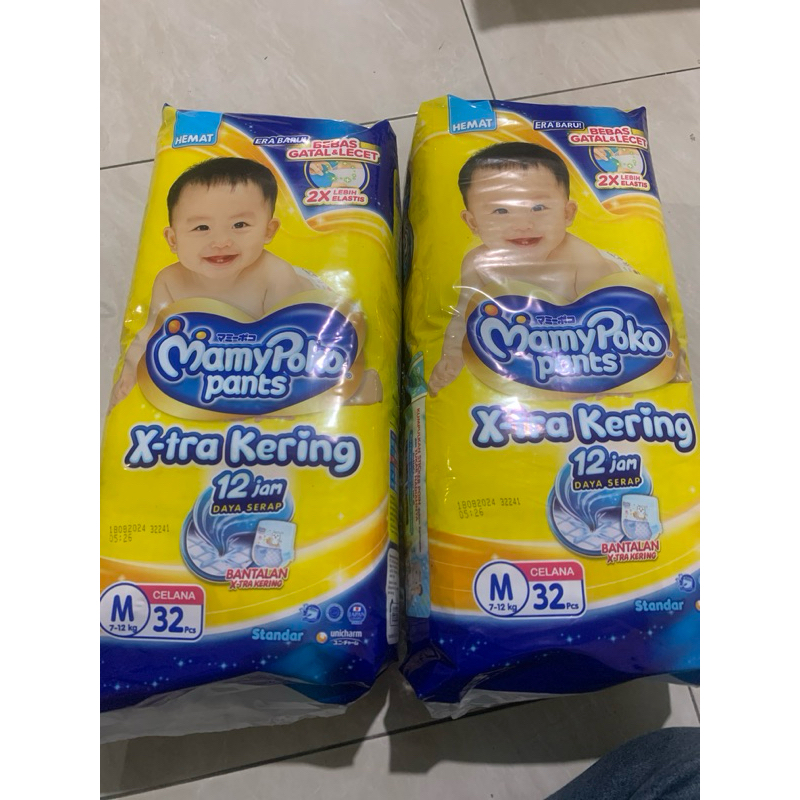 pampers mamypoko pants ukuran M 32pcs, L 28 (2ball)