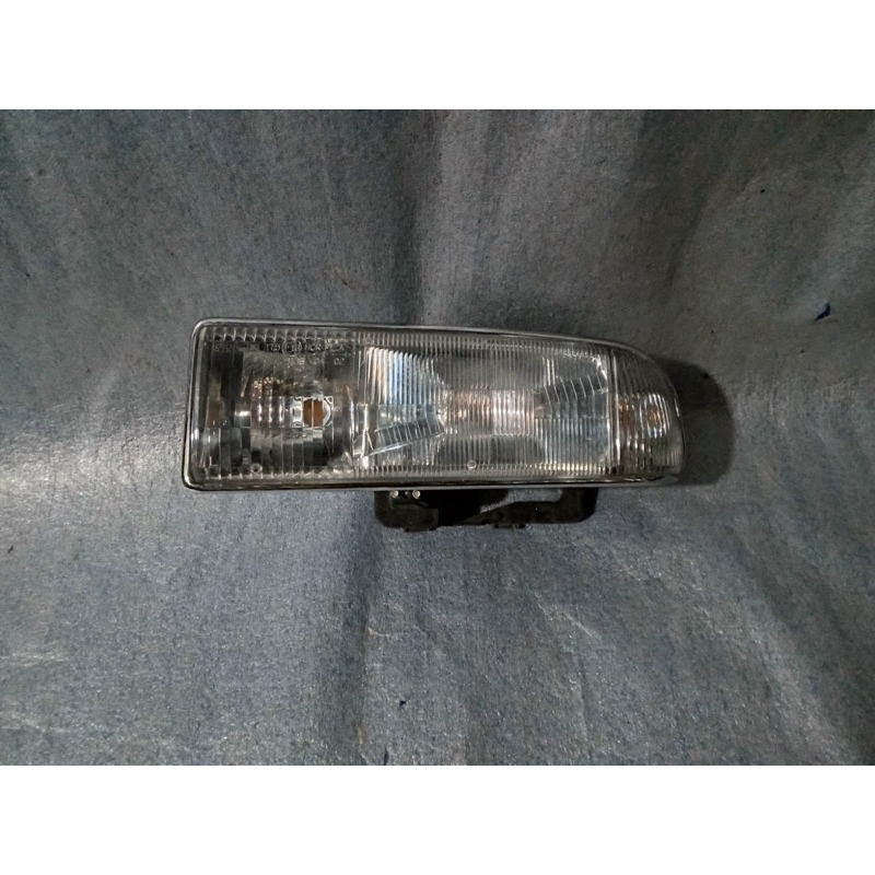 headlamp lampu depan opel blazer montela original