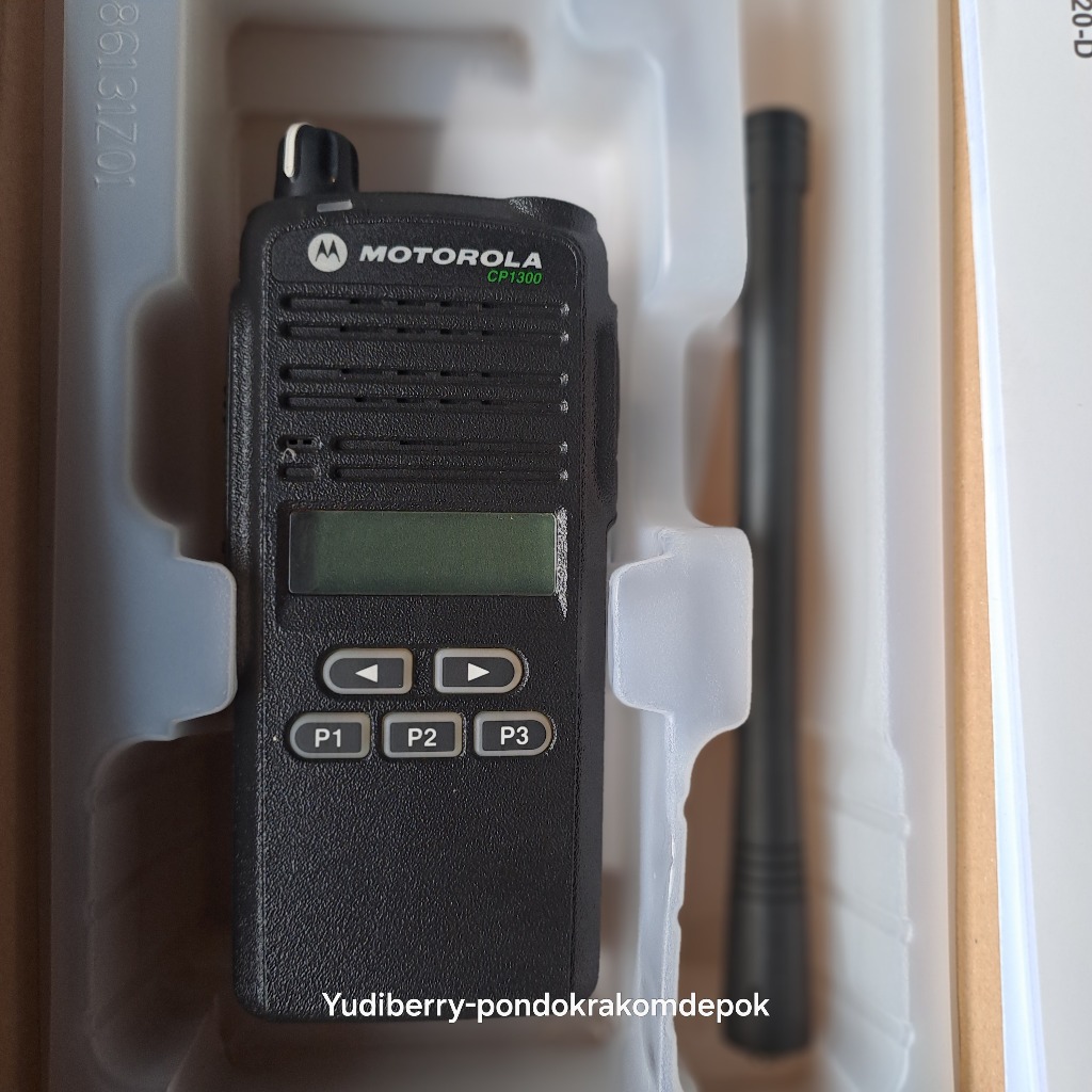 Ht Motorola Cp1300 VHF Made in Philippines  Motorola CP 1300 Original Kondisi Baru Stok Lama Dijamin