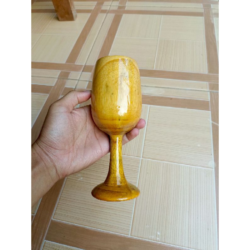 Gelas ukir kayu bulat