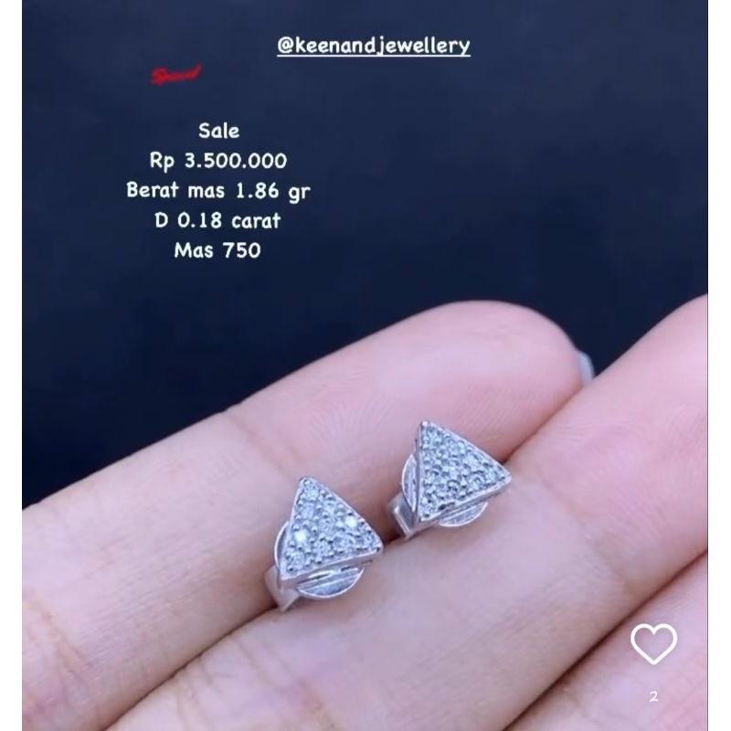 anting segitiga berlian eropa
