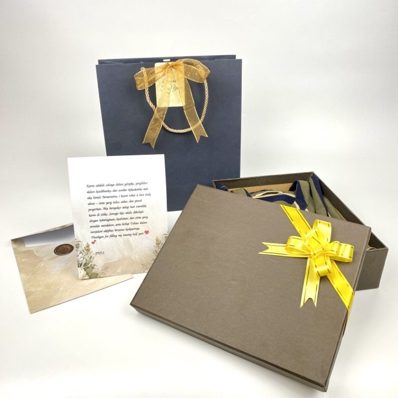 

Paket Paper Bag Kotak Kado 25x20x7 Gift Card Hard Box Hampers
